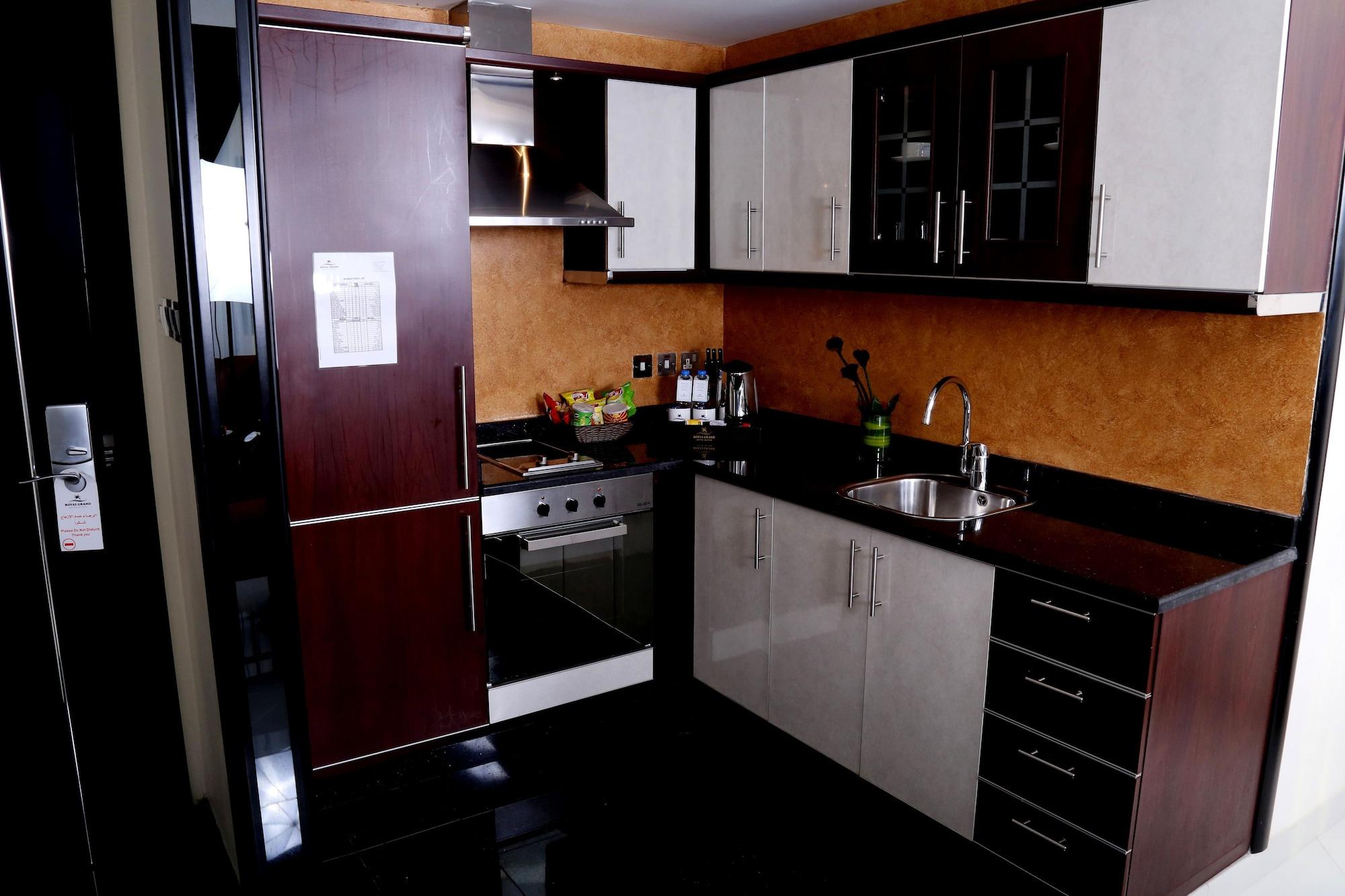 Royal Grand Suite Hotel Sardzsa Kültér fotó