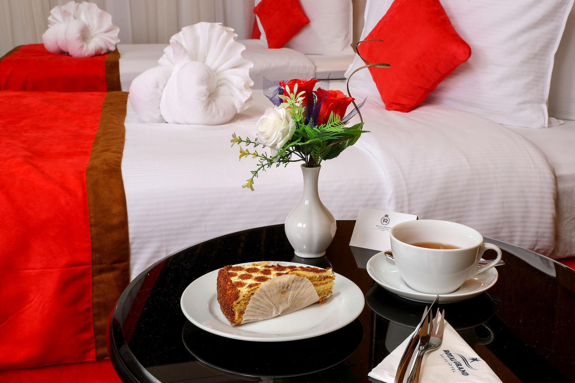 Royal Grand Suite Hotel Sardzsa Kültér fotó
