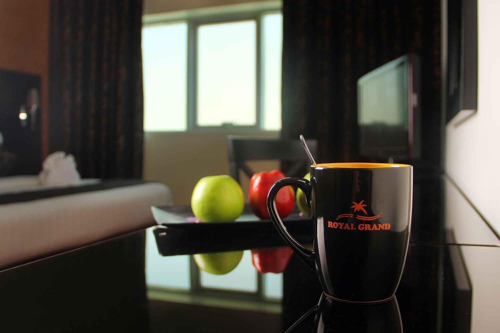 Royal Grand Suite Hotel Sardzsa Kültér fotó