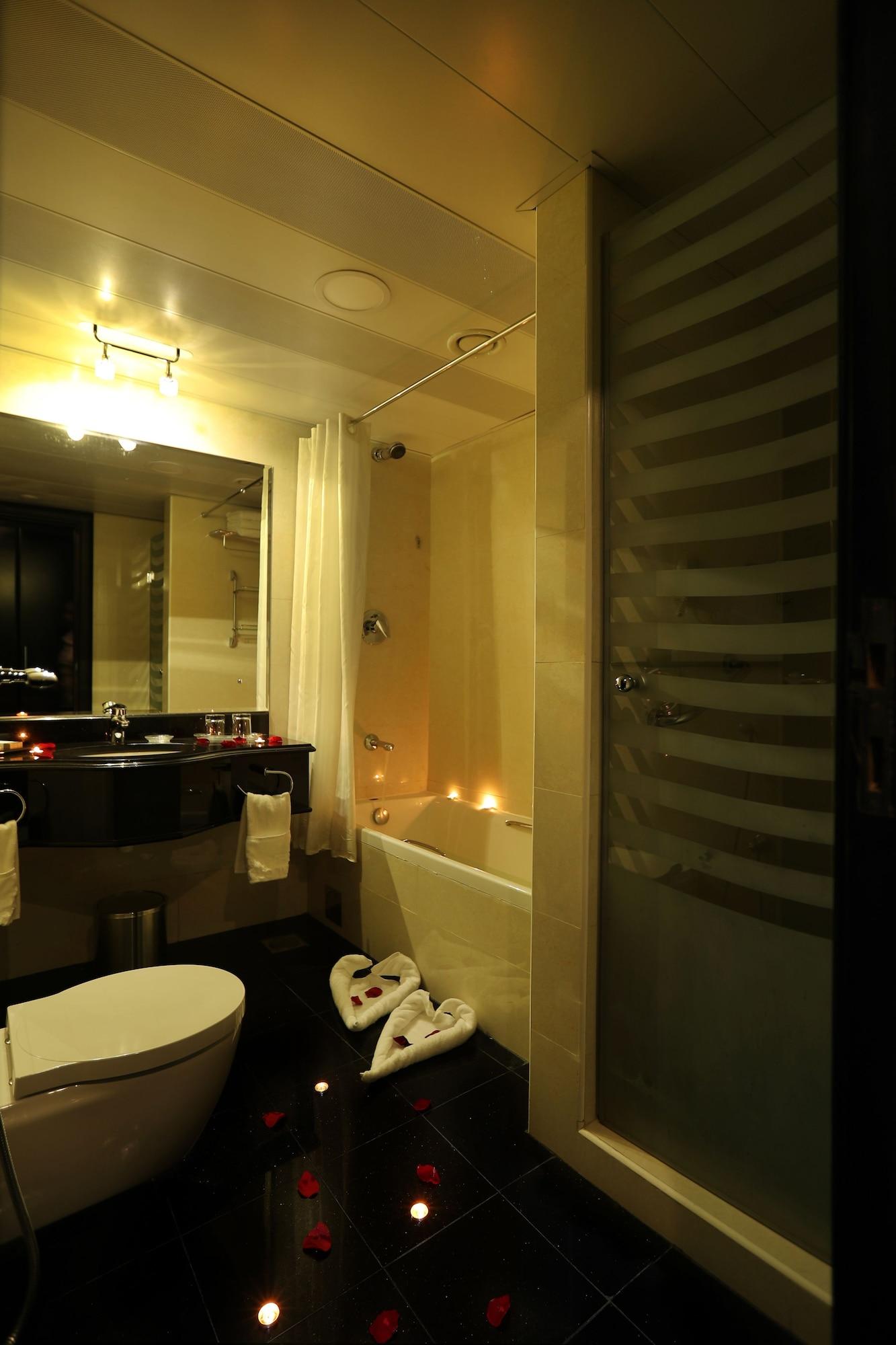 Royal Grand Suite Hotel Sardzsa Kültér fotó
