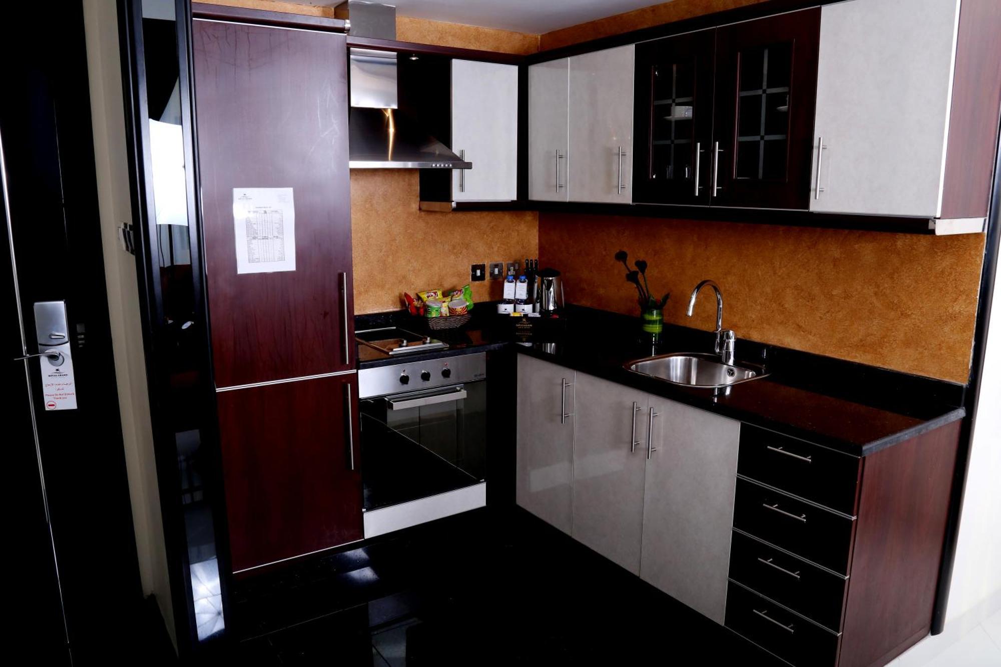 Royal Grand Suite Hotel Sardzsa Kültér fotó