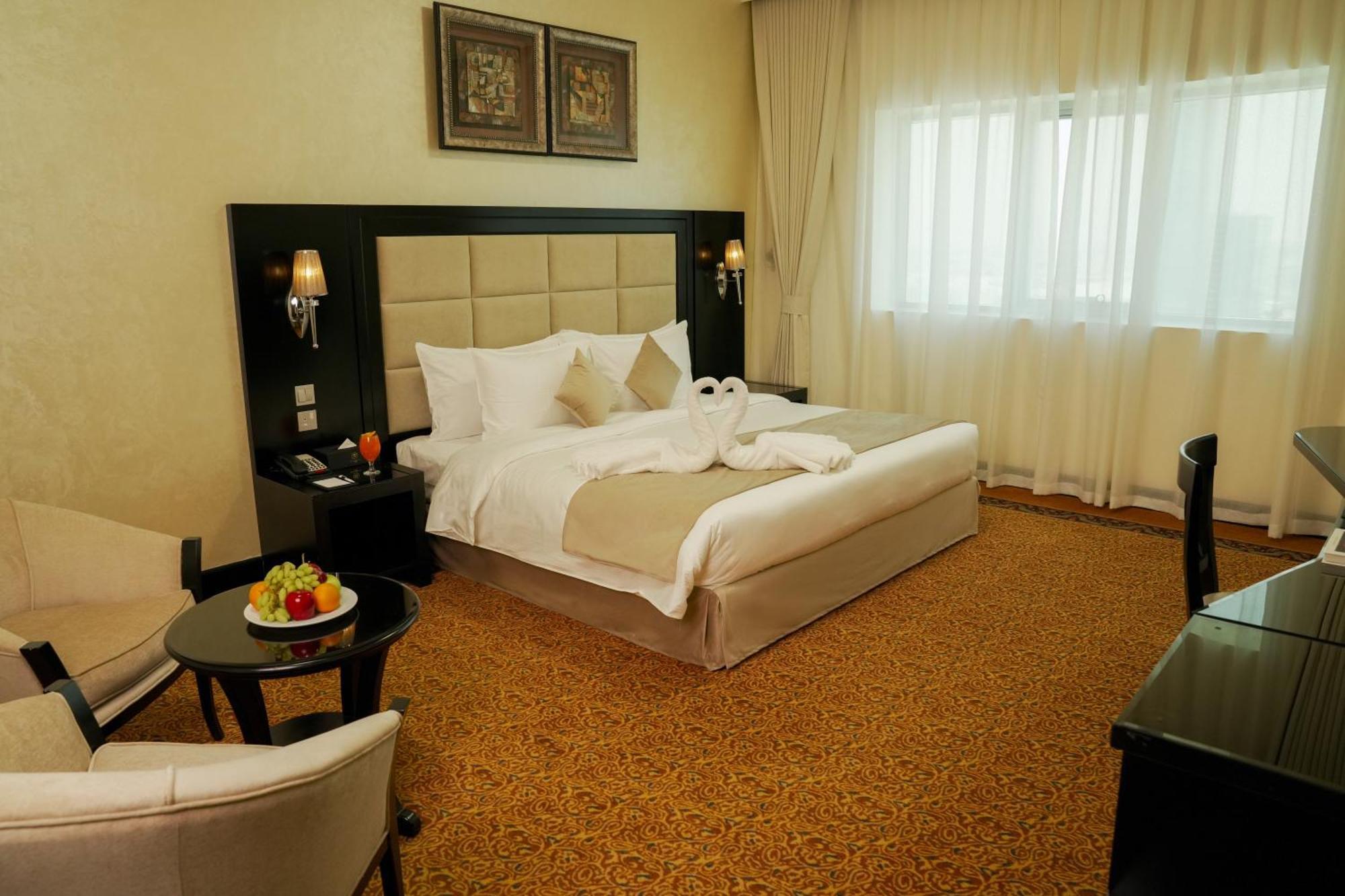 Royal Grand Suite Hotel Sardzsa Kültér fotó