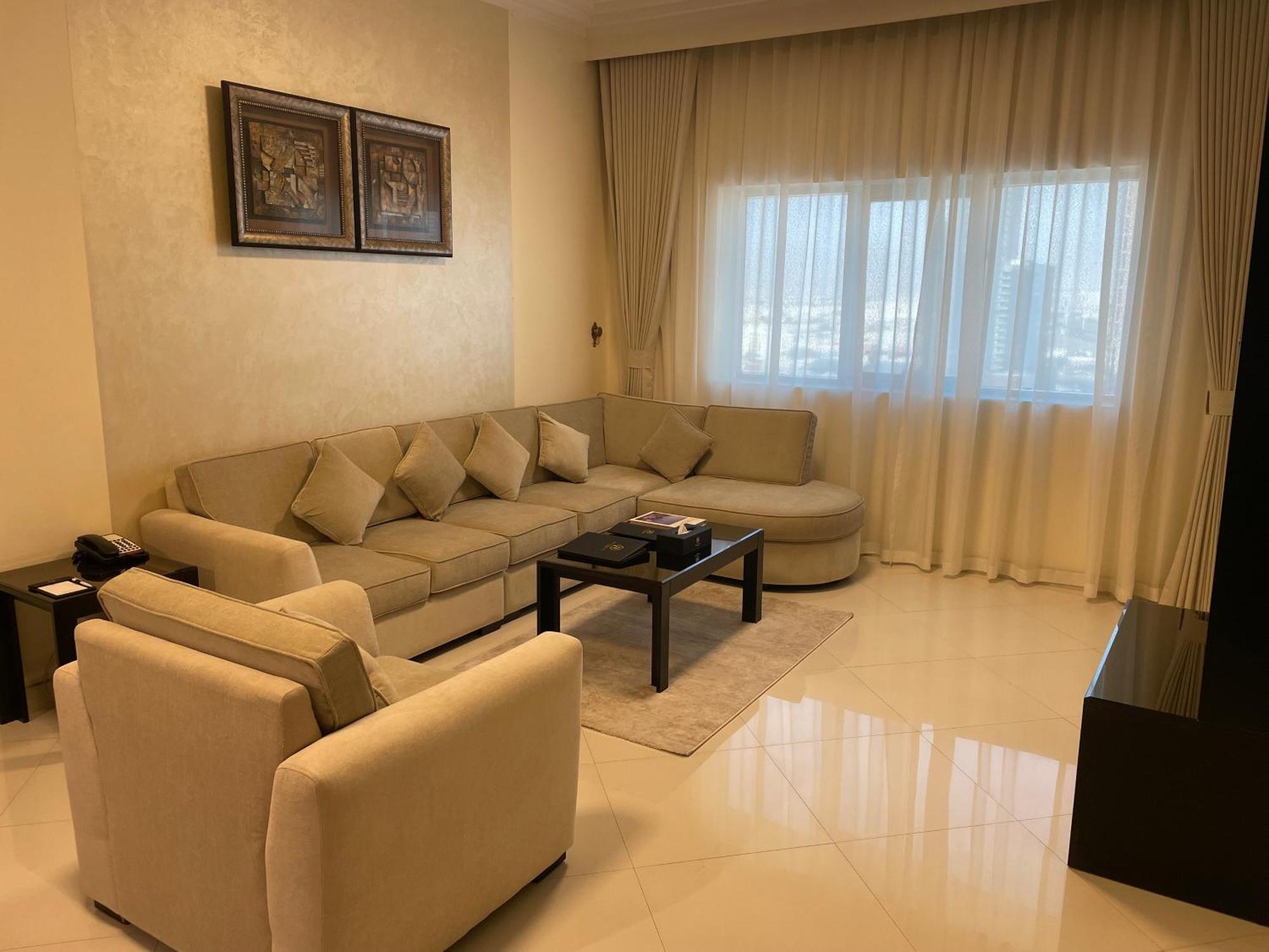 Royal Grand Suite Hotel Sardzsa Kültér fotó
