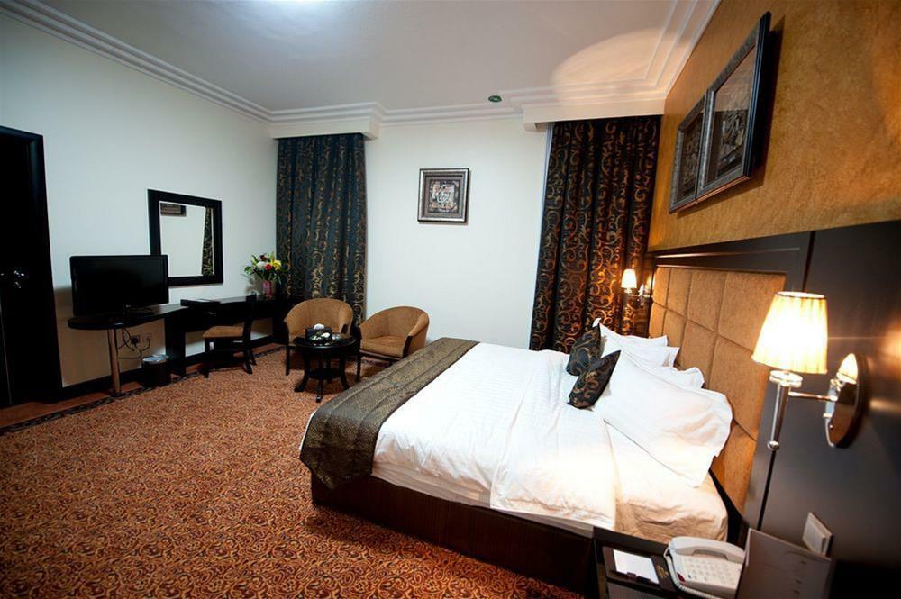 Royal Grand Suite Hotel Sardzsa Kültér fotó